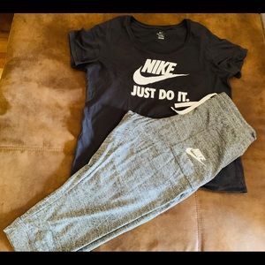 Nike 2 piece clothing set